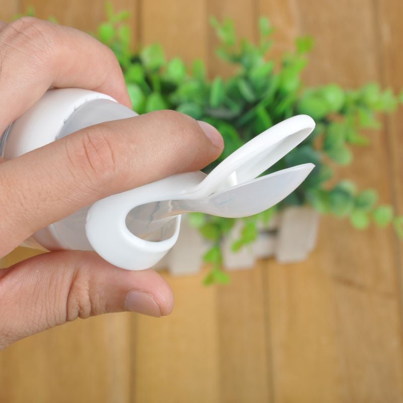 Biberon cuillère pour alimentation saine bébé fruits et légumes"