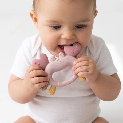 "Anneau de dentition apaisant et ergonomique pour bébé"