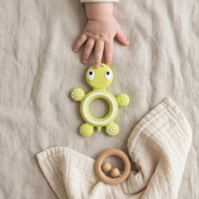 Anneau dentition bébé facile à saisir pour petites mains"