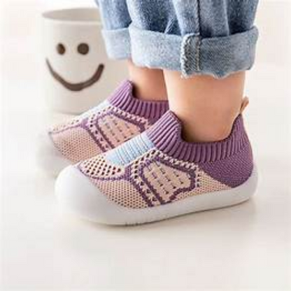 Chaussons bébé violets doux et légers premiers pas"