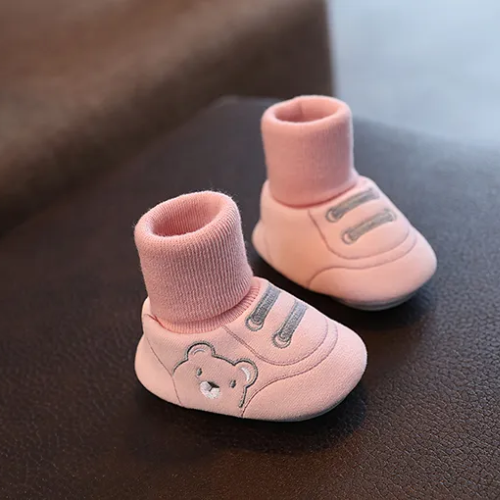 Chaussons chaussettes bébé roses douillets antidérapants