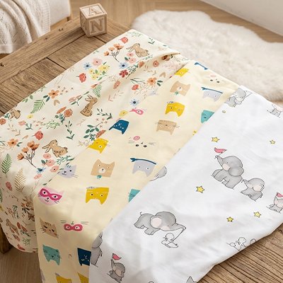 Drap housse lit bébé ultra-doux blanc pour un confort optimal"