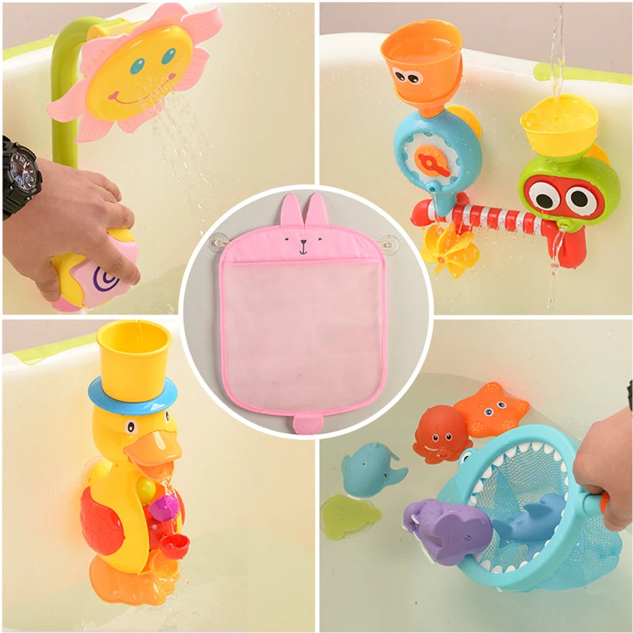 Enfant utilisant filet rangement jouets de bain