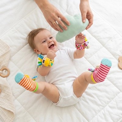 Hochet bébé 4 pièces, cadeau idéal pour nouveau-né"