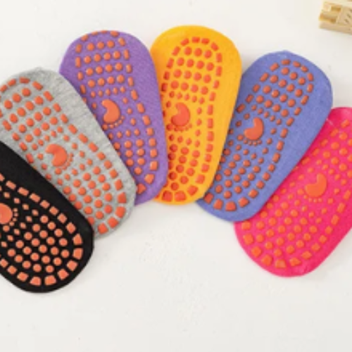 Lot de 2 chaussettes antidérapantes bébé multicolores"