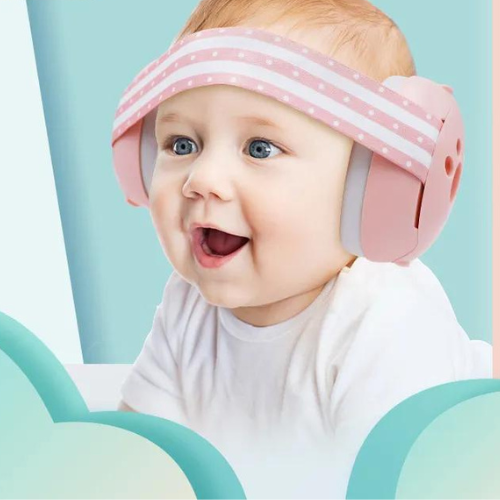 Petite fille portant casque anti-bruit confortable"