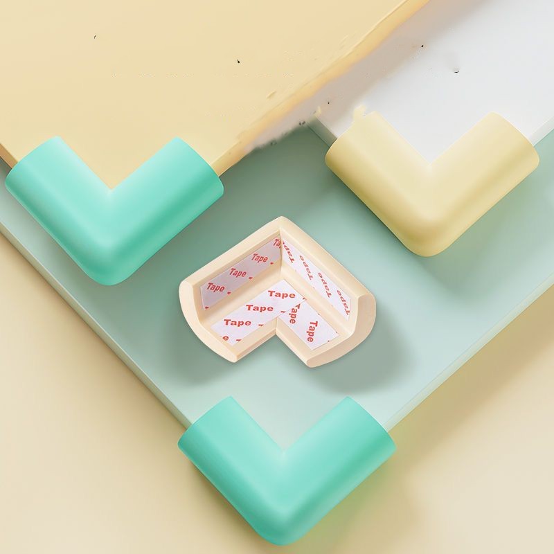 Protection coin de table turquoise souple pour éviter les bosses"