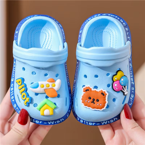 Sandales bébé bleu pâle douces pour pieds sensibles