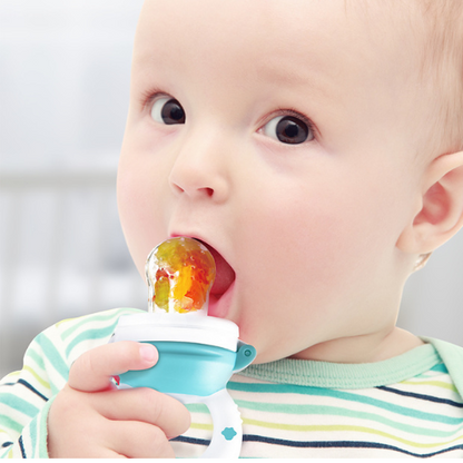 Tétine alimentation bleue pour fruits et légumes bébé"
