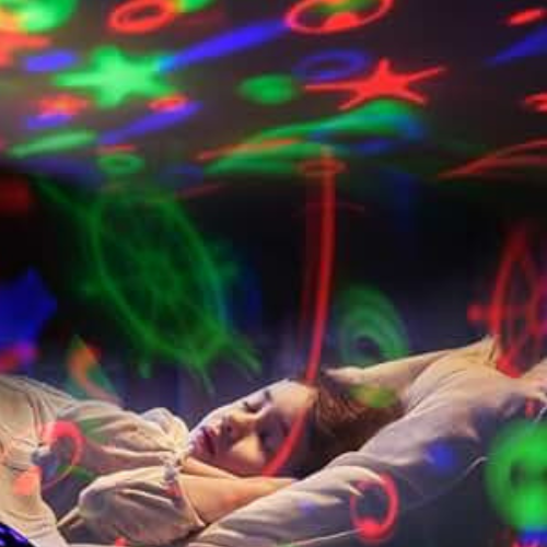 Veilleuse enfant aidant bébé à mieux dormir